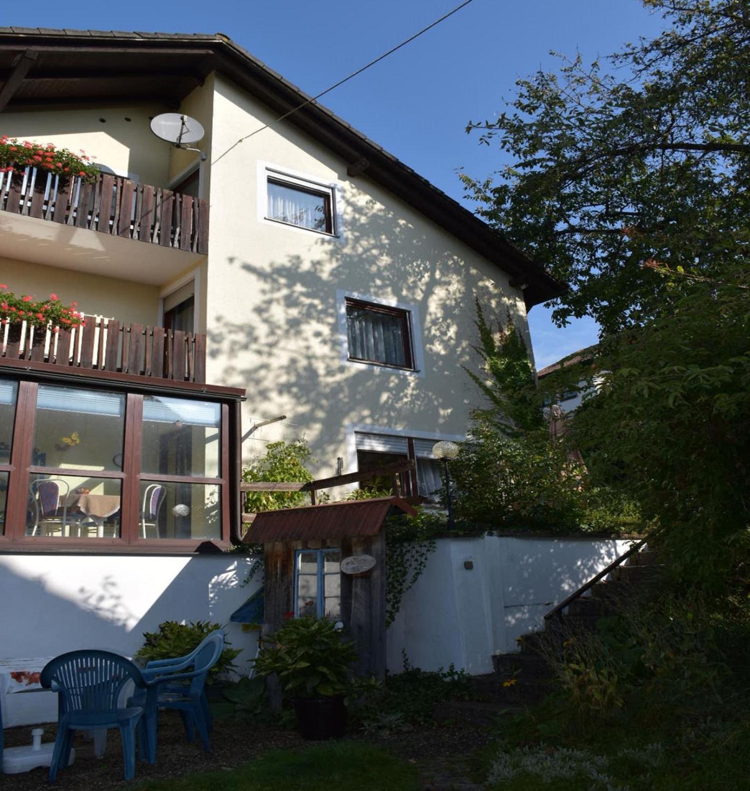 Gaestehaus Am Schlossberg Hotel Friedenfels Exterior photo